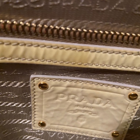 Large Prada travel bag pristine - Picture 6 of 16